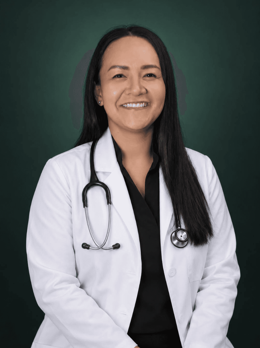 Dra. Pamela Li Cruz en su consulta